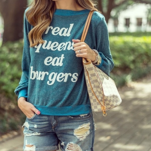 Wildfox Tops - NWOT Wildfox Real Queens Eat Burgers Sweatshirt